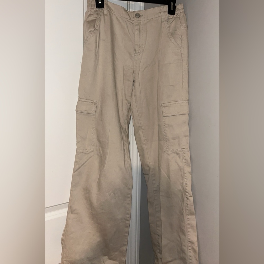tan/khaki cargos